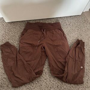 Lululemon joggers size 6